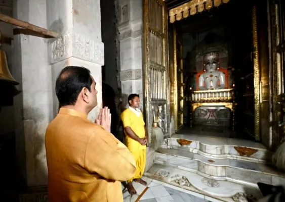Gautam Adani Offers Prayers at Taranga Jain Temple on Akshaya Tritiya
