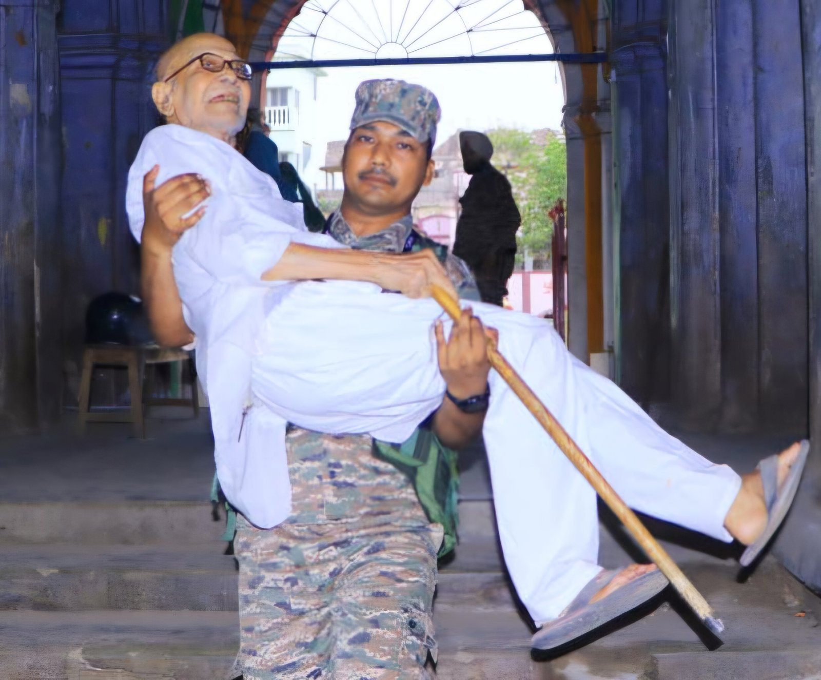 Beyond the Ballot: CAPF Personnel Win Hearts in Purba Bardhaman