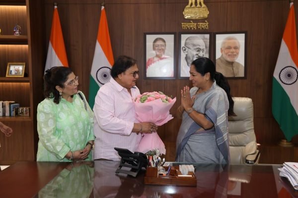 Delhi CM Rekha Gupta Meets Veteran Actor Rakesh Bedi, Discusses Growth of Creative Industry