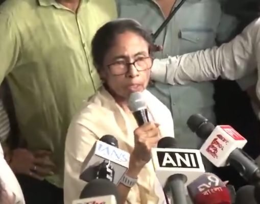 TMC Chairperson Mamata Banerjee said that Congress leader Rahul Gandhi called her and expressed his support, assuring that if any assistance is required, he is ready to help. According to Mamata, Rahul Gandhi also offered to facilitate Abhishek Baner