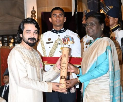 President Droupadi Murmu Confers Padma Shri on Prosenjit Chatterjee: Bengali Cinema Icon Honoured for Excellence in Art