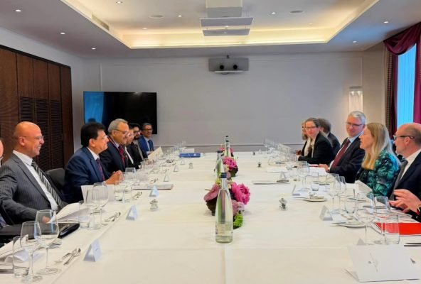 Piyush Goyal Meets Swiss Pharma Leaders to Boost India-Switzerland Healthcare Collaboration