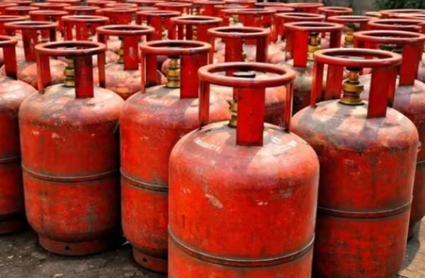 Domestic LPG Cylinder Price Hiked by ₹29; New Rate in Delhi Now ₹942
