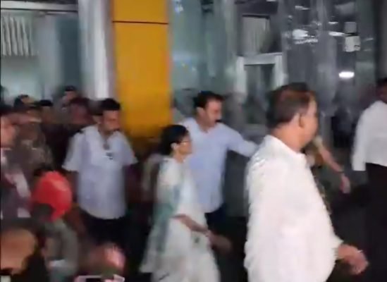 Mamata Banerjee Returns to Kolkata from Delhi on Special Flight