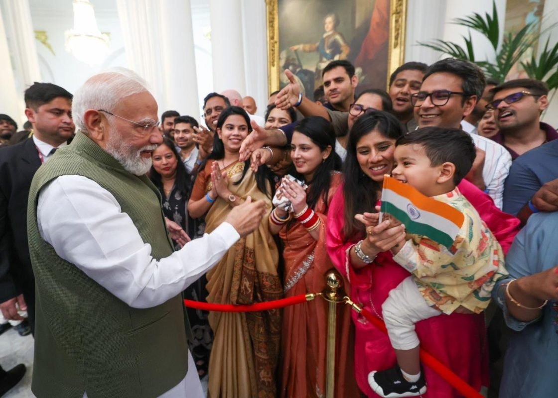 PM Modi Welcomed in Nice with ‘Echoes of Tradition, Spirits of Innovation’ Performance