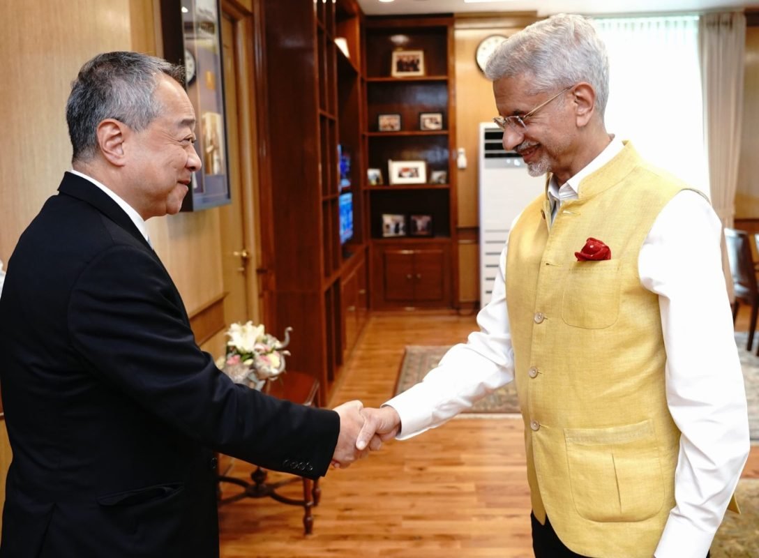 EAM Jaishankar Discusses ‘Make in India’ Opportunities with Sumitomo CEO