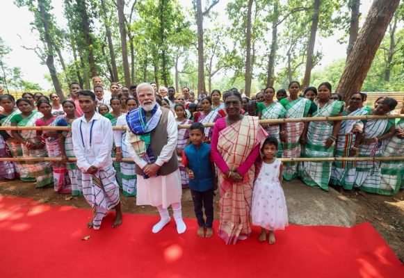 PM Modi Hails President Murmu’s Inspiring Work in Her Village