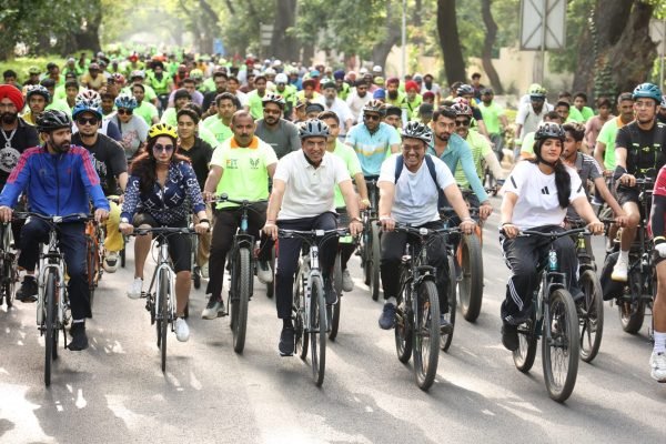 Mansukh Mandaviya Promotes Cycling for a Healthier and Greener India