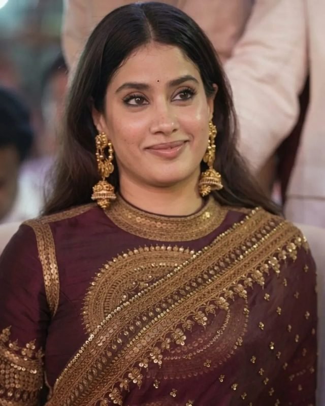 A saree, a smile, and effortless charm 🤎