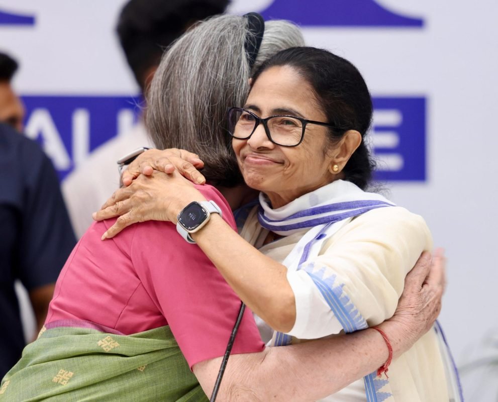 Sonia Gandhi Meets Mamata Banerjee in New Delhi, Warm Interaction Sparks Opposition Unity Buzz