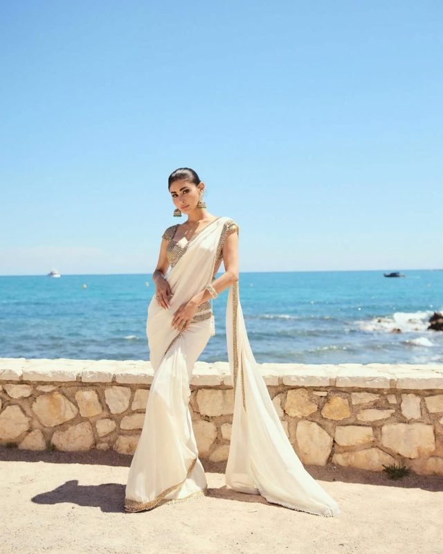 Saree, Sea & Sophistication. ✨