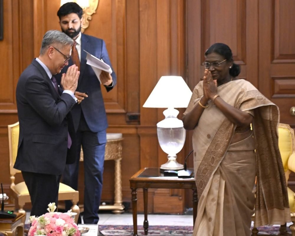 President Murmu Highlights India-Laos Civilisational Ties During Meeting with Lao Deputy PM Thongsavan Phomvihane
