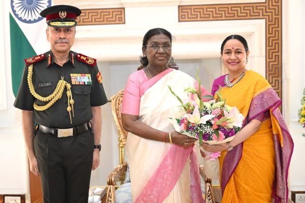 CDS General N S Raja Subramani and Wife Call on President Droupadi Murmu at Rashtrapati Bhavan