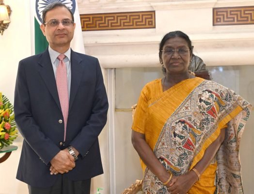 RBI Governor Sanjay Malhotra Meets President Droupadi Murmu at Rashtrapati Bhavan