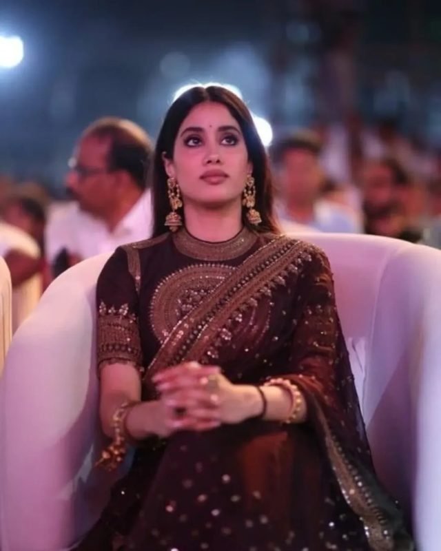 A saree, a smile, and effortless charm 🤎