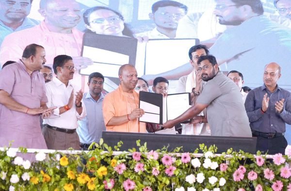 Yogi Adityanath Inaugurates Eastern UP’s First Flatted Factory Complex in Gorakhpur