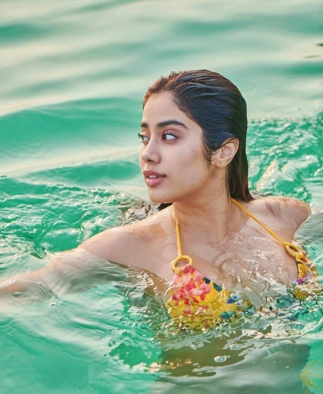 Pure Janhvi 🔥