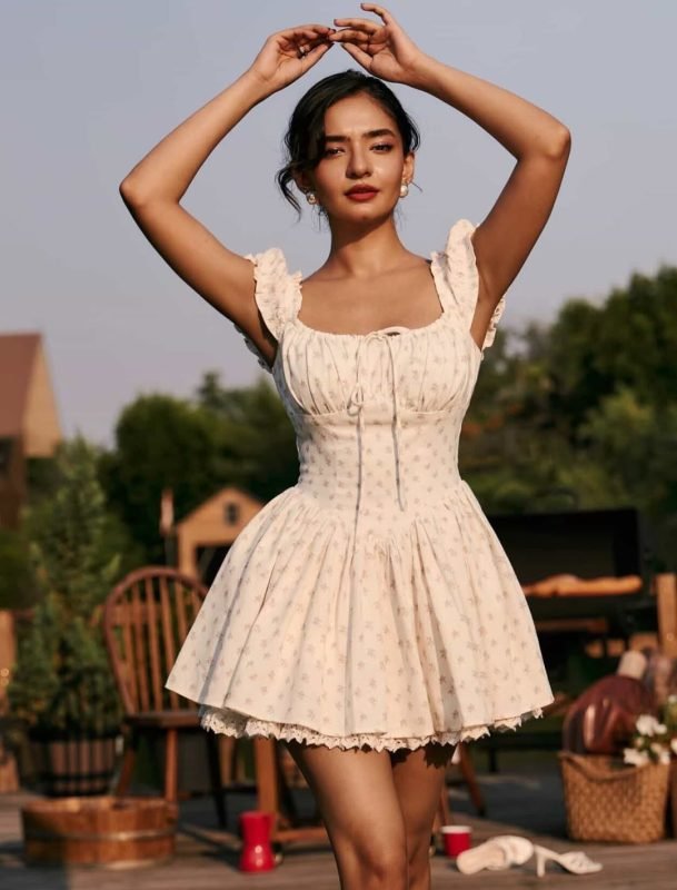 Sun-kissed elegance and timeless grace