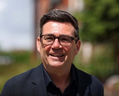 Andy Burnham Takes Commons Oath as Makerfield MP, Boosting Leadership Credentials