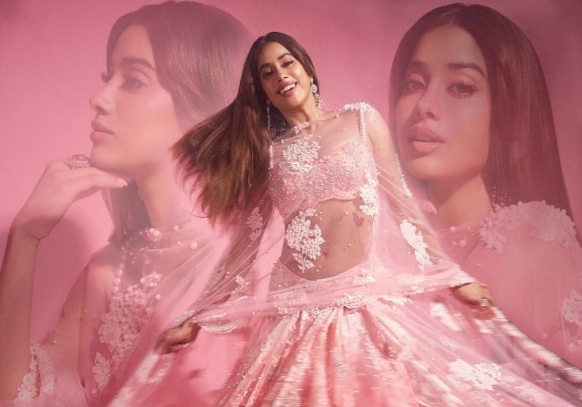 Janhvi Kapoor Glamorous Photos