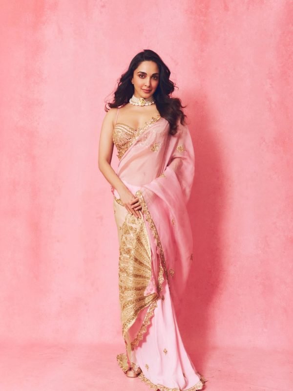 Beauty, grace, and timeless fashion. 💕
