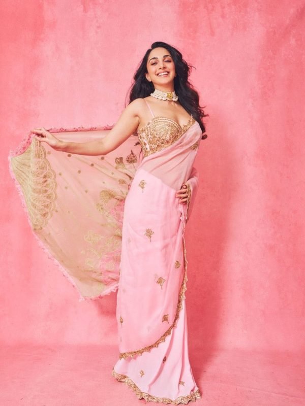 Classic beauty in every frame. 🌺