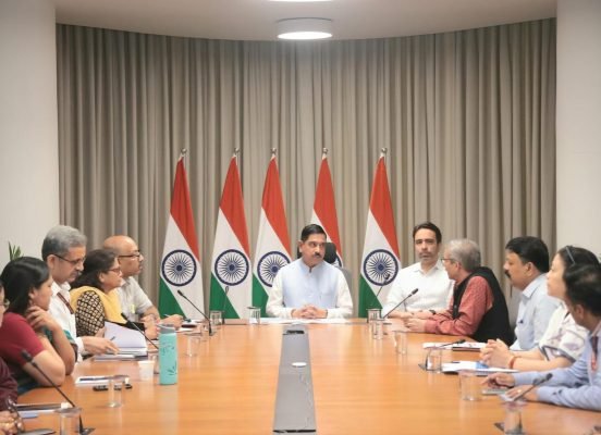 Pralhad Joshi Assumes Charge as Union Education Minister Following Dharmendra Pradhan's Resignation