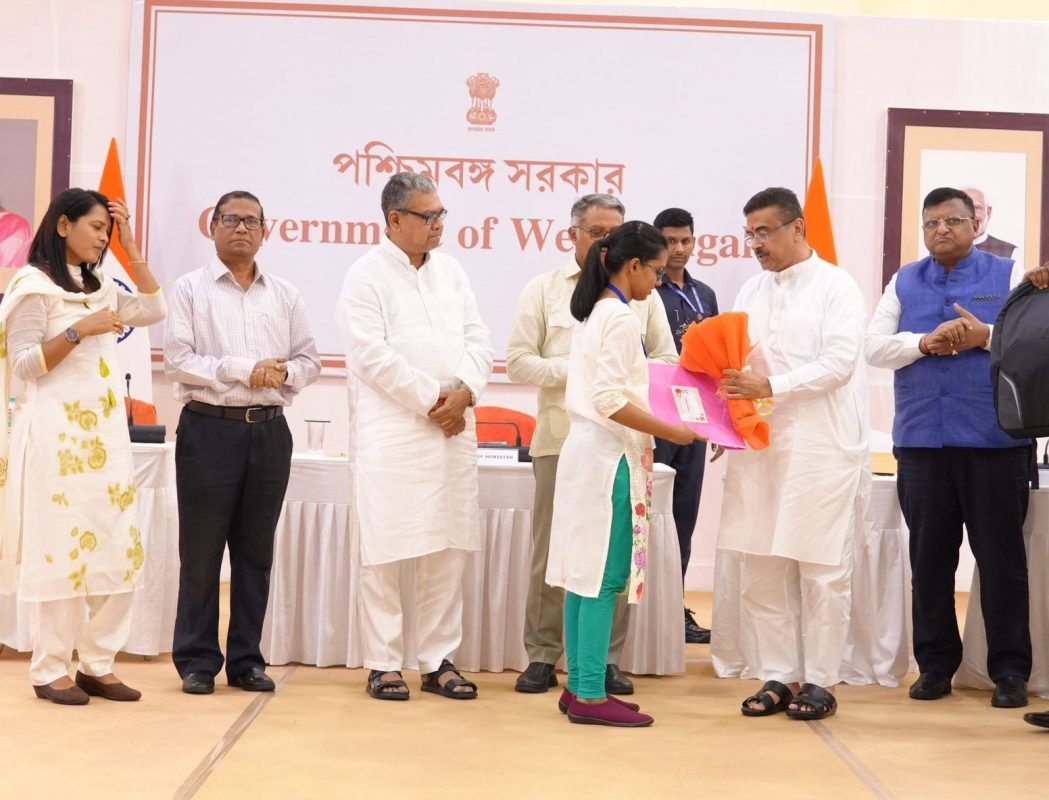 West Bengal NEET Top Rankers Felicitated; CM Outlines Vision for Stronger Healthcare Infrastructure