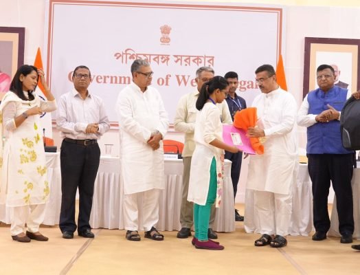 West Bengal NEET Top Rankers Felicitated; CM Outlines Vision for Stronger Healthcare Infrastructure