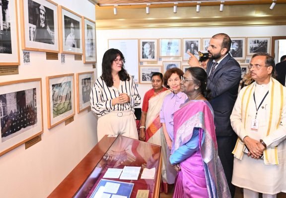 President Murmu Pays Tribute at Mother Teresa Memorial in Skopje