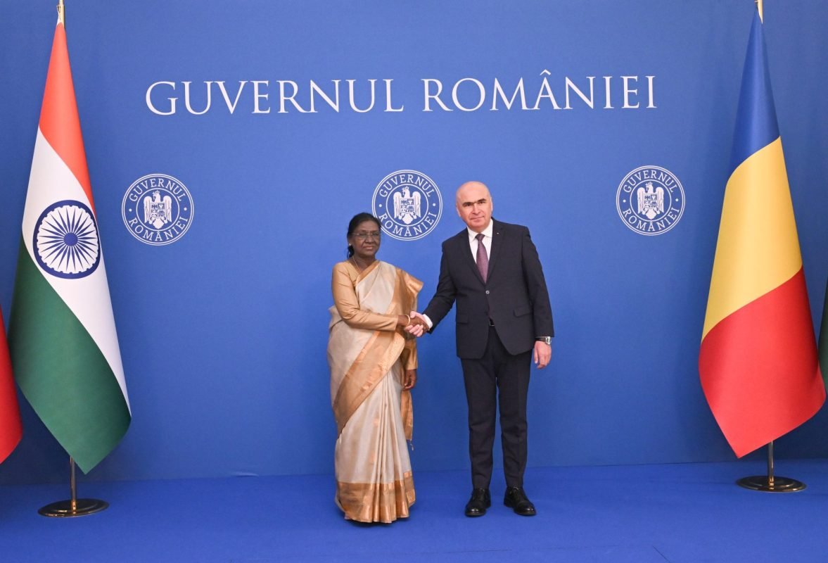 President Droupadi Murmu meets Romanian Prime Minister Ilie Bolojan at Victoria Palace in Bucharest during bilateral talks.