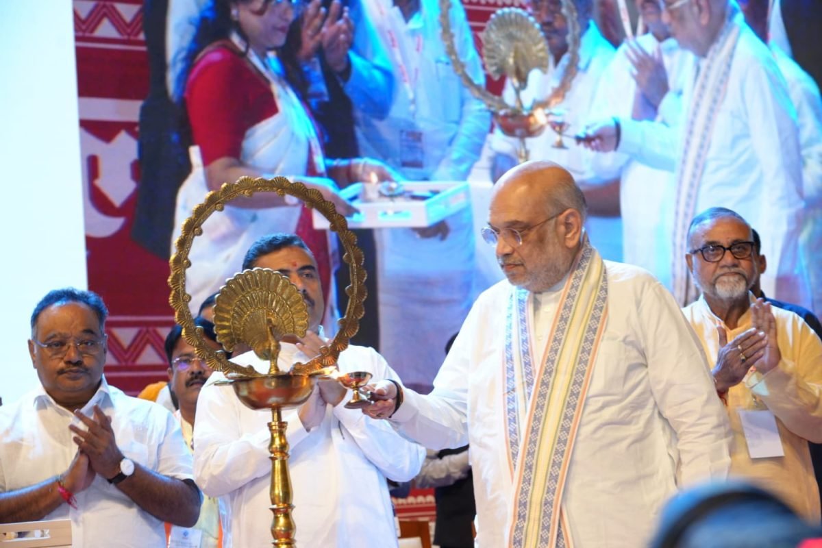 Union Home Minister Amit Shah and West Bengal Chief Minister Suvendu Adhikari at the foundation stone ceremony of the Amul Bengal Dairy Curd Production Unit in West Bengal.