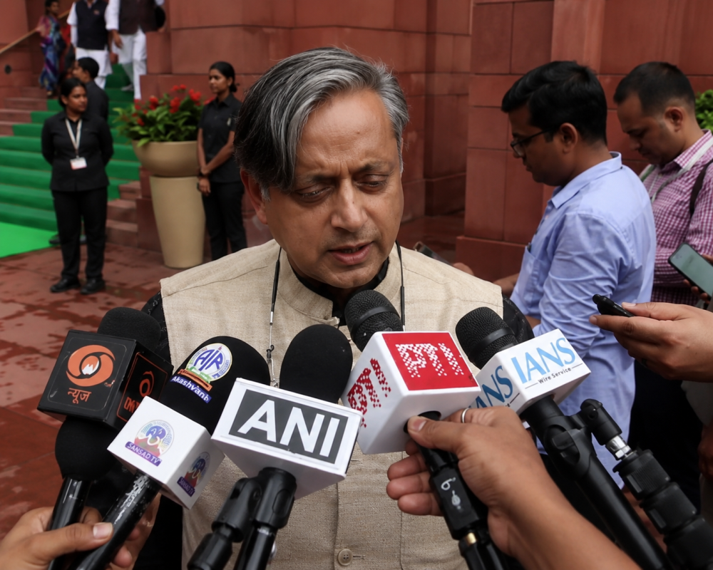 Shashi Tharoor Paper Leak Amendment Bill: Congress MP Calls for Comprehensive Education Reforms