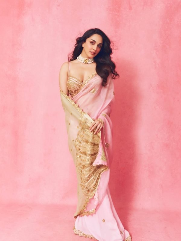 Beauty, grace, and timeless fashion. 💕