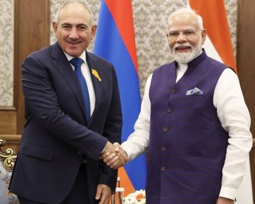 PM Narendra Modi Meets Armenian PM Nikol Pashinyan at SCO Summit in Bishkek