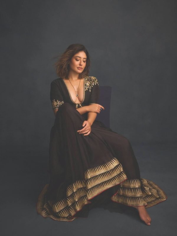 Effortless beauty, timeless charm. ✨
