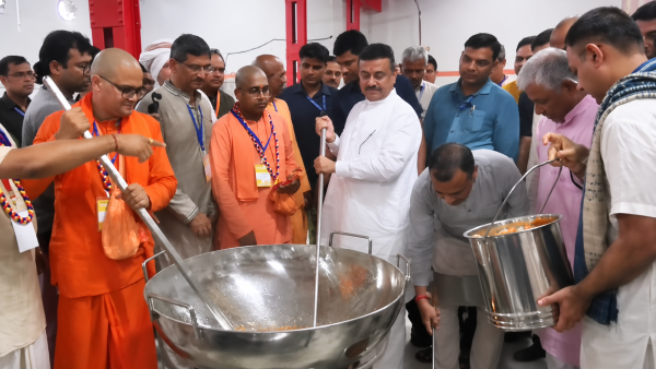 ISKCON Mid-Day Meal Begins in West Bengal Schools as Taratala Mega Kitchen Opens