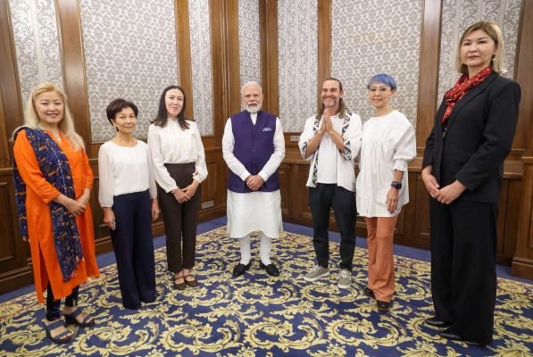 PM Modi Meets India’s Friends and Diaspora in Bishkek