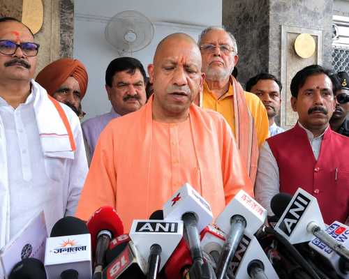 Yogi Adityanath Accuses Samajwadi Party of Disrupting UP Assembly and Disrespecting the Speaker