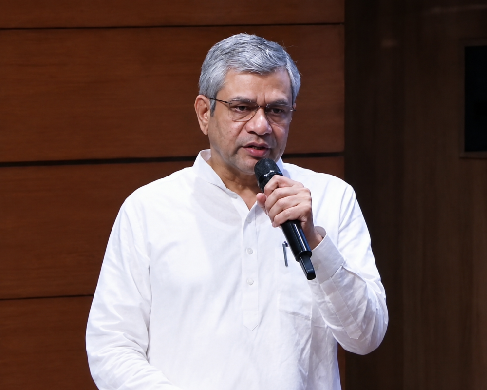 Union Minister Ashwini Vaishnaw briefing the media on the Union Cabinet-approved GOBARdhan Scheme to expand Compressed Biogas production in India.