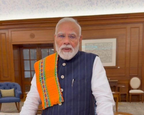 PM Modi Urges Gen Z to Celebrate National Handloom Day