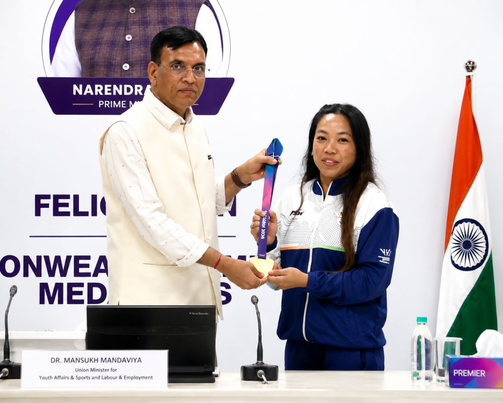 Dr Mandaviya Felicitates CWG 2026 Weightlifting Medallists, Urges Youth to Embrace Sports