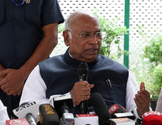 Mallikarjun Kharge Parliament Statement: Congress Chief Demands Home Minister Address the House