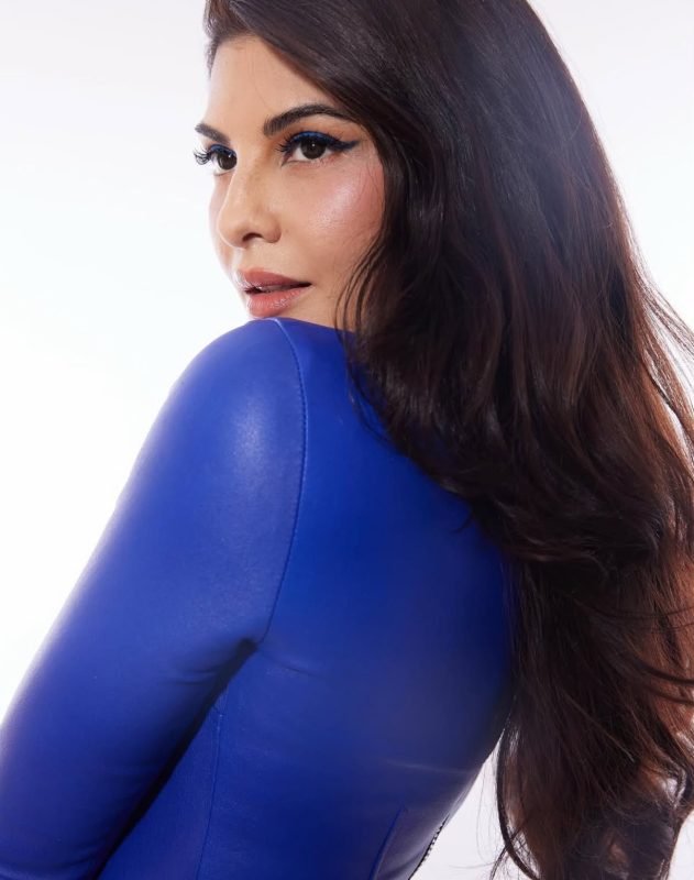 A vision in blue. 💙