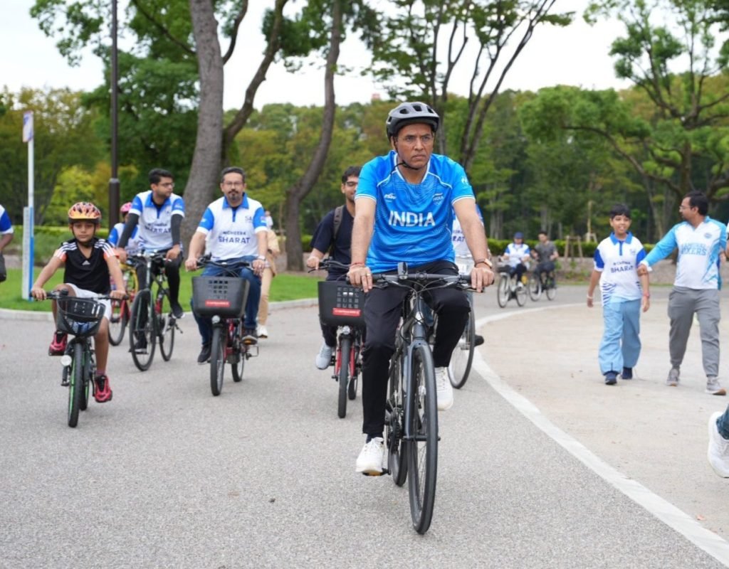 Dr Mandaviya Joins Indian Diaspora for Cycling in Nagoya