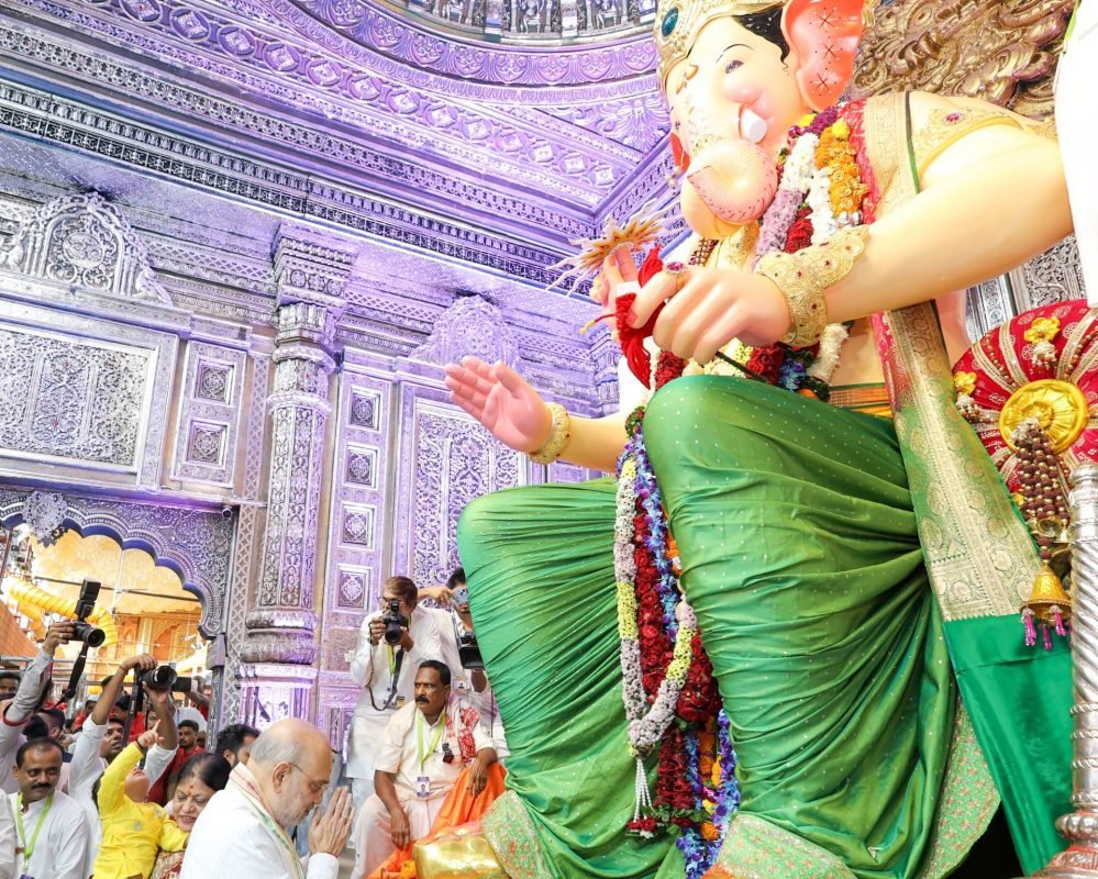 Lalbaug Raja Darshan: Prayers at Mumbai’s Famous Ganpati