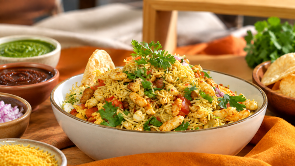 Bhel Puri Recipe: Make Sukhi and Gili Mumbai Bhel at Home