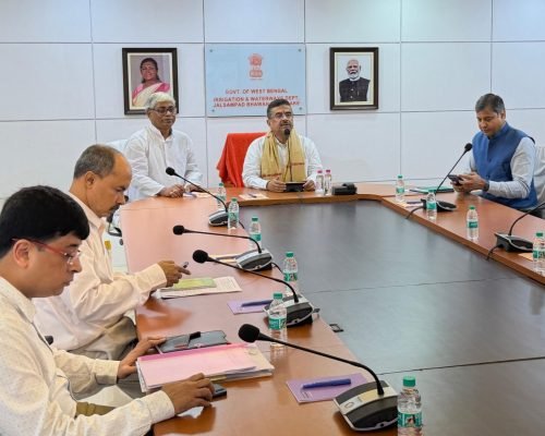 Suvendu Adhikari Waterlogging Review: CM Assesses Situation at Control Room