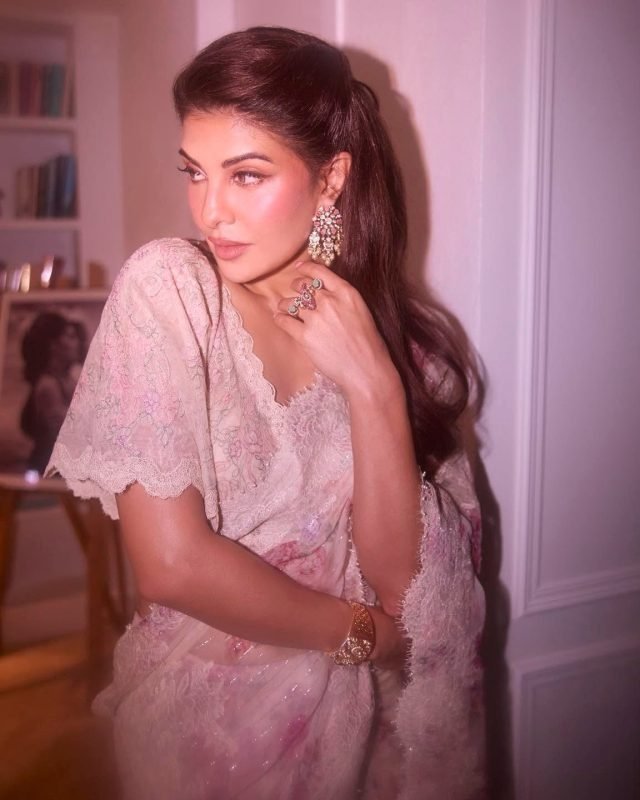 Grace never goes out of fashion. 🌸