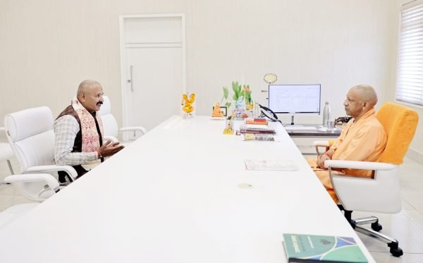 UP Minorities Commission Member Syed Siraj Abbas Rizvi Meets CM Yogi Adityanath